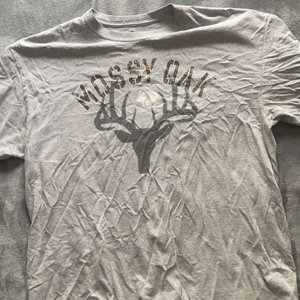 Grey graphic tee